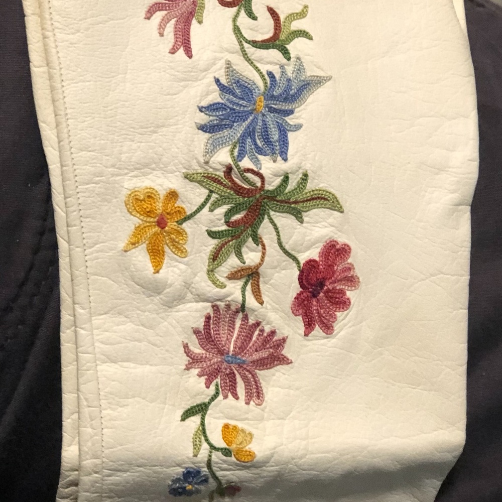 VINTAGE ivory leather embroidered gloves 5-6